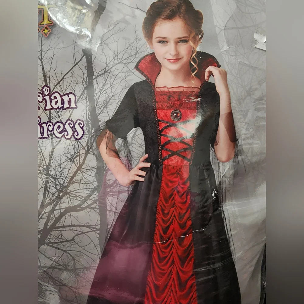 Spirit victorian vampiress